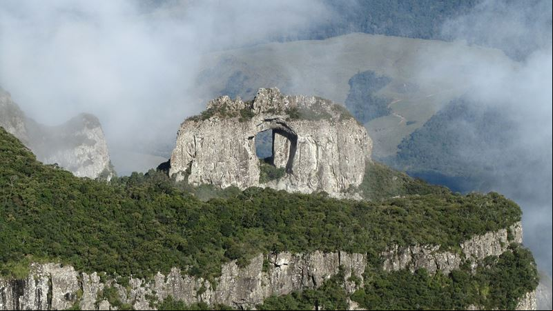 Pedra Furada - Urubici - Serra Catarinense - Santa Catarina - Regi